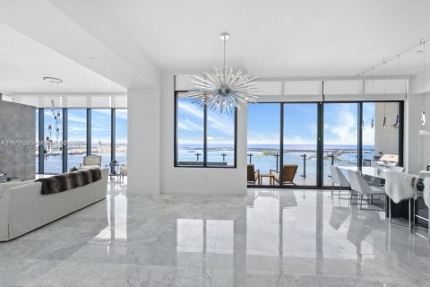 Condo in Miami, Florida, 3 bedrooms  № 1996194 - photo 17