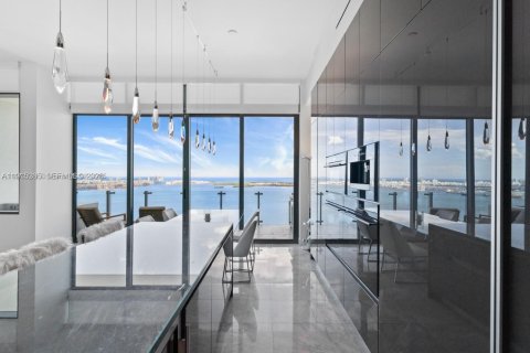 Condo in Miami, Florida, 3 bedrooms  № 1996194 - photo 7