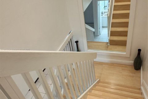 Townhouse in Miami, Florida 3 bedrooms, 152.73 sq.m. № 1768260 - photo 10