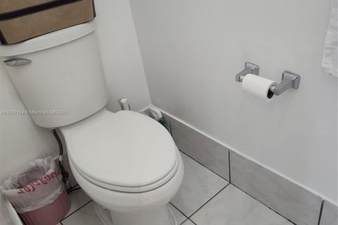Townhouse in Miami, Florida 3 bedrooms, 152.73 sq.m. № 1768260 - photo 28
