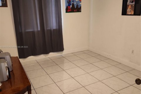 Townhouse in Miami, Florida 3 bedrooms, 152.73 sq.m. № 1768260 - photo 16