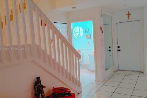 Townhouse in Miami, Florida 3 bedrooms, 152.73 sq.m. № 1768260 - photo 7