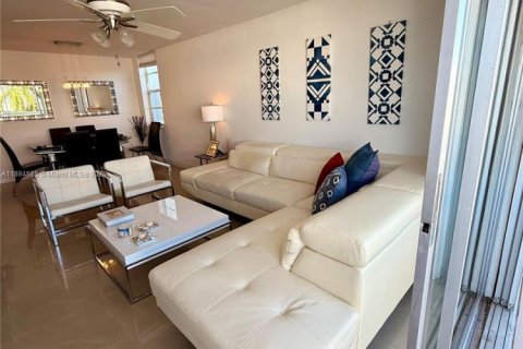 Copropriété à vendre à Miami Beach, Floride: 1 chambre, 72 m2 № 2154679 - photo 6