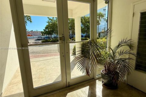 Copropriété à vendre à Miami Beach, Floride: 1 chambre, 72 m2 № 2154679 - photo 26