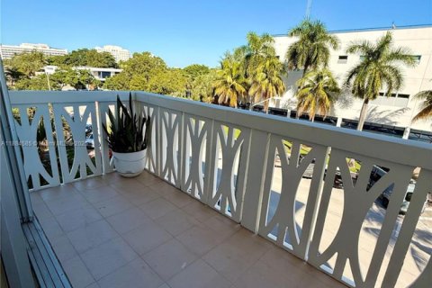 Copropriété à vendre à Miami Beach, Floride: 1 chambre, 72 m2 № 2154679 - photo 2