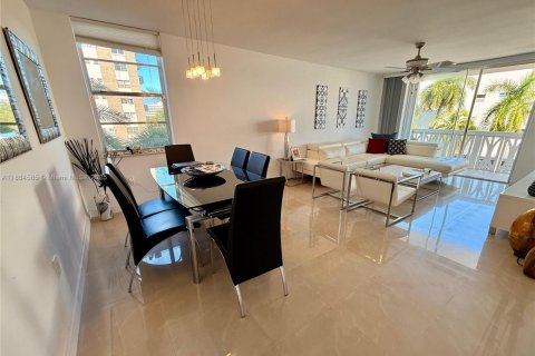 Copropriété à vendre à Miami Beach, Floride: 1 chambre, 72 m2 № 2154679 - photo 11