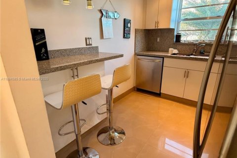 Copropriété à vendre à Miami Beach, Floride: 1 chambre, 72 m2 № 2154679 - photo 15