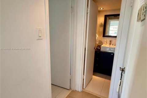 Copropriété à vendre à Miami Beach, Floride: 1 chambre, 72 m2 № 2154679 - photo 13