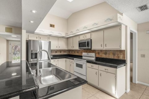 House in Safety Harbor, Florida 3 bedrooms, 219.81 sq.m. № 1876294 - photo 11