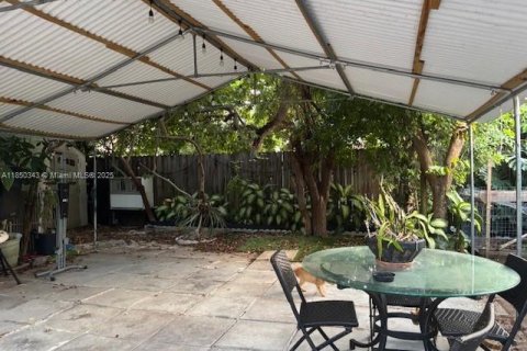 Villa ou maison à vendre à Miami, Floride: 3 chambres, 142.23 m2 № 1858594 - photo 8
