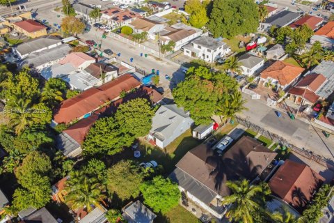 Купить виллу или дом в Майами, Флорида 5 спален, 186.73м2, № 2048133 - фото 23