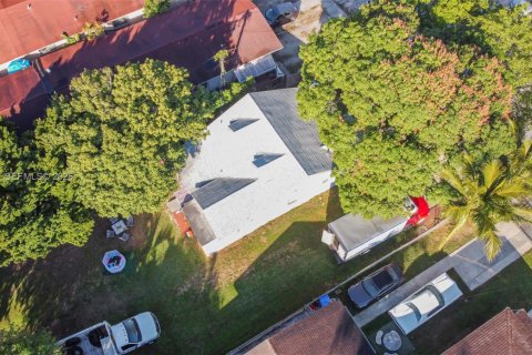 Купить виллу или дом в Майами, Флорида 5 спален, 186.73м2, № 2048133 - фото 3