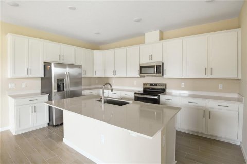House in Eagle Lake, Florida 4 bedrooms, 192.31 sq.m. № 1144782 - photo 4