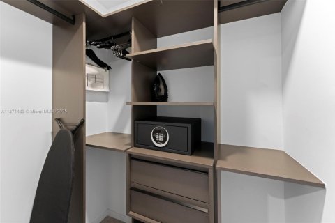 Condominio en venta en Miami, Florida, 1 dormitorio, 61.78 m2 № 1926884 - foto 18