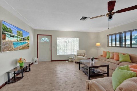 Villa ou maison à vendre à Tequesta, Floride: 3 chambres, 125.42 m2 № 1707360 - photo 11