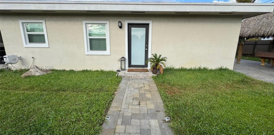 Casa en Hialeah, Florida 2 dormitorios, 107.77 m2 № 2041346