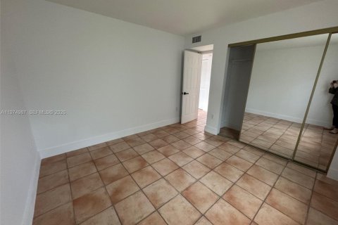 Casa en alquiler en Hialeah, Florida, 2 dormitorios, 107.77 m2 № 2041346 - foto 9