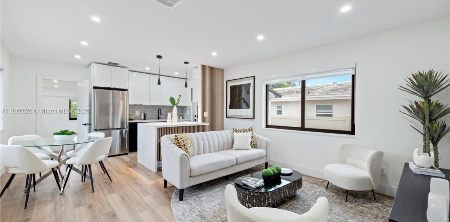 House in Hollywood, Florida 3 bedrooms, 115.29 sq.m. № 1994940