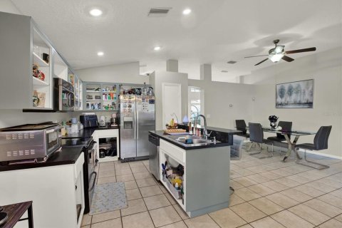 Villa ou maison à vendre à Brandon, Floride: 3 chambres, 157.38 m2 № 2408034 - photo 10