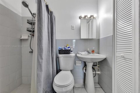 Villa ou maison à vendre à Miami, Floride: 5 chambres, 150.78 m2 № 1972061 - photo 19