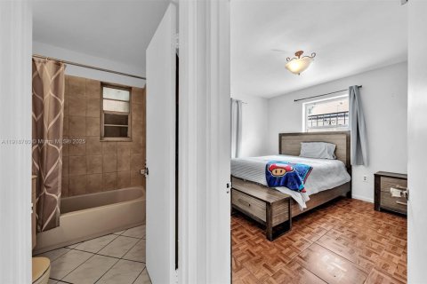 Villa ou maison à vendre à Miami, Floride: 5 chambres, 150.78 m2 № 1972061 - photo 13