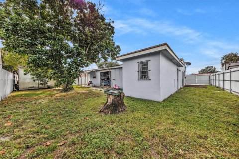 Villa ou maison à vendre à Miami, Floride: 5 chambres, 150.78 m2 № 1972061 - photo 30