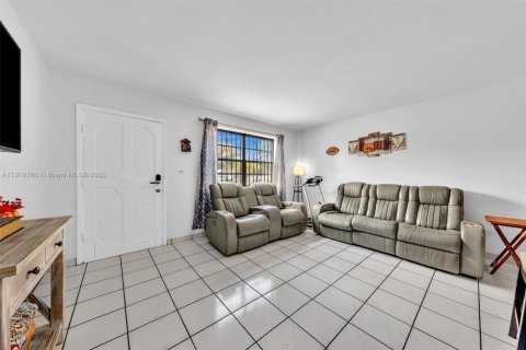 Villa ou maison à vendre à Miami, Floride: 5 chambres, 150.78 m2 № 1972061 - photo 6