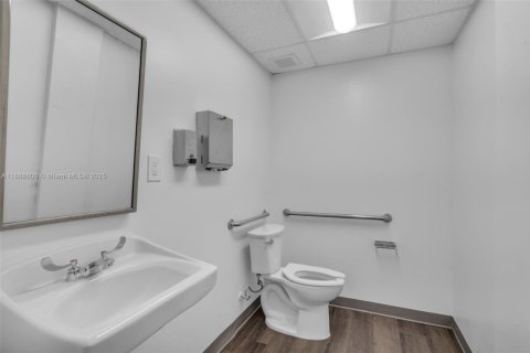 Immobilier commercial à vendre à Hialeah, Floride № 2169685 - photo 7