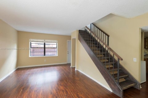 Townhouse in Miami, Florida 3 bedrooms, 123.56 sq.m. № 2013341 - photo 6