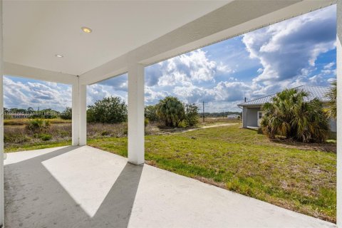 House in LaBelle, Florida 4 bedrooms, 154.4 sq.m. № 1892207 - photo 29
