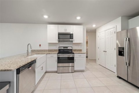 House in Punta Gorda, Florida 3 bedrooms, 128.95 sq.m. № 1826816 - photo 14
