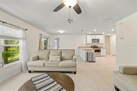 House in Punta Gorda, Florida 3 bedrooms, 128.95 sq.m. № 1826816 - photo 11