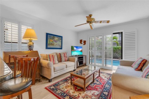 Casa en venta en Deerfield Beach, Florida, 3 dormitorios, 189.52 m2 № 2002386 - foto 29