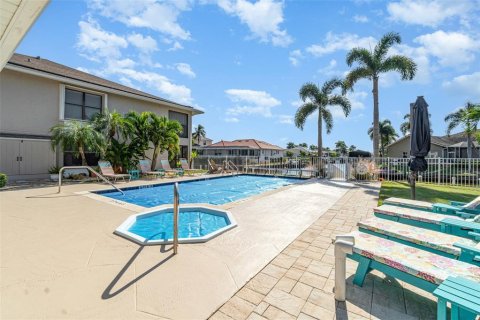 Condominio en venta en Cape Coral, Florida, 2 dormitorios, 107.95 m2 № 2414871 - foto 22