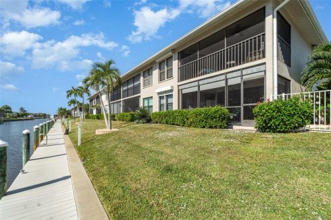 Condominio en venta en Cape Coral, Florida, 2 dormitorios, 107.95 m2 № 2414871 - foto 20