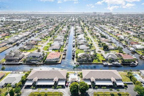 Condominio en venta en Cape Coral, Florida, 2 dormitorios, 107.95 m2 № 2414871 - foto 30