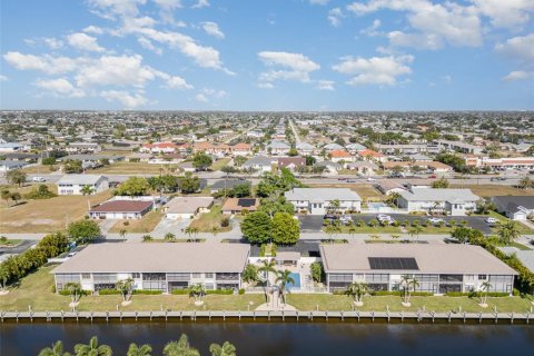 Condominio en venta en Cape Coral, Florida, 2 dormitorios, 107.95 m2 № 2414871 - foto 28