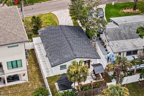 House in Saint Petersburg, Florida 2 bedrooms, 95.32 sq.m. № 2277244 - photo 25