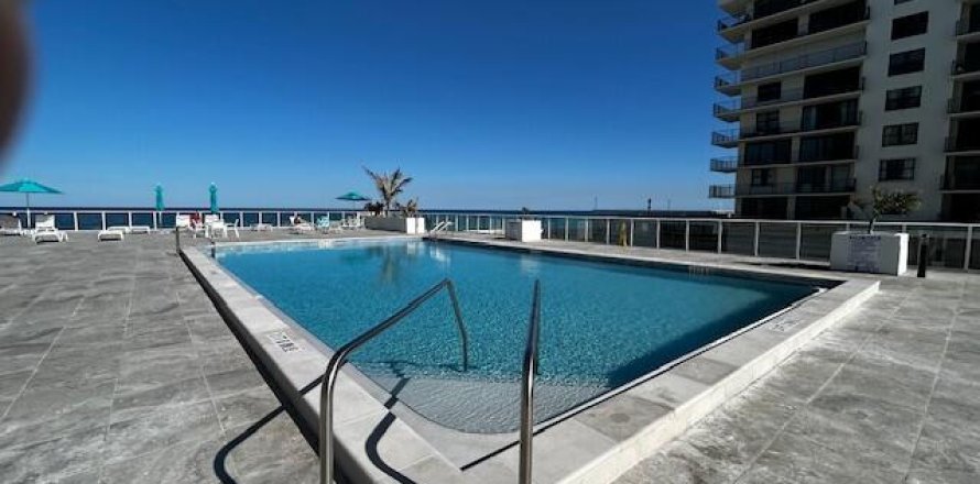 Condo in Palm Beach, Florida, 1 bedroom  № 1100155