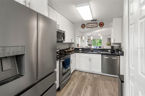Villa ou maison à vendre à Wesley Chapel, Floride: 3 chambres, 110.37 m2 № 1903164 - photo 8