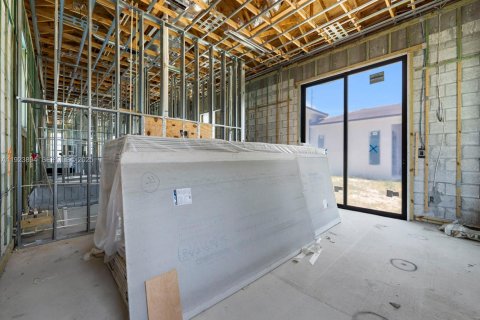 Casa en venta en Miami, Florida, 6 dormitorios, 384.89 m2 № 1982010 - foto 19