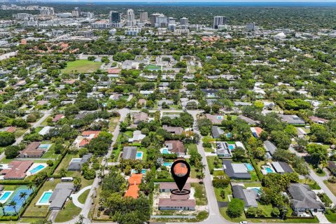 Casa en venta en Miami, Florida, 6 dormitorios, 384.89 m2 № 1982010 - foto 11