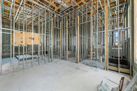 Casa en venta en Miami, Florida, 6 dormitorios, 384.89 m2 № 1982010 - foto 29