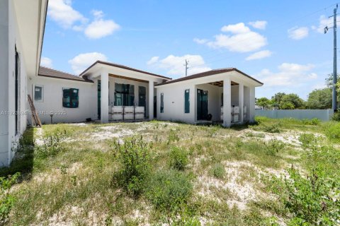 Casa en venta en Miami, Florida, 6 dormitorios, 384.89 m2 № 1982010 - foto 10