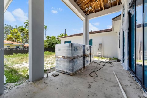 Casa en venta en Miami, Florida, 6 dormitorios, 384.89 m2 № 1982010 - foto 14