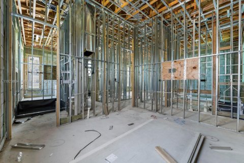 Casa en venta en Miami, Florida, 6 dormitorios, 384.89 m2 № 1982010 - foto 24