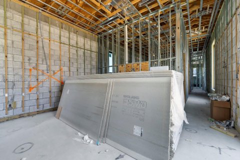 Casa en venta en Miami, Florida, 6 dormitorios, 384.89 m2 № 1982010 - foto 18