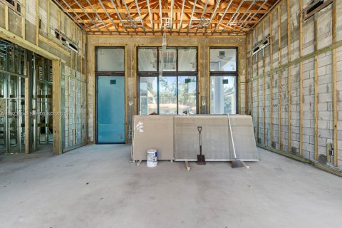 Casa en venta en Miami, Florida, 6 dormitorios, 384.89 m2 № 1982010 - foto 17