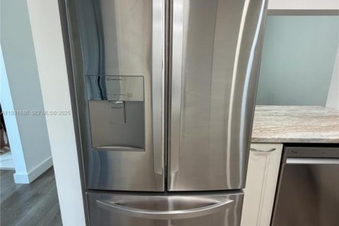 Condominio en venta en Coconut Creek, Florida, 2 dormitorios, 100.24 m2 № 1992284 - foto 24