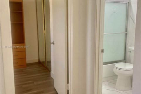 Condominio en venta en Coconut Creek, Florida, 2 dormitorios, 100.24 m2 № 1992284 - foto 15